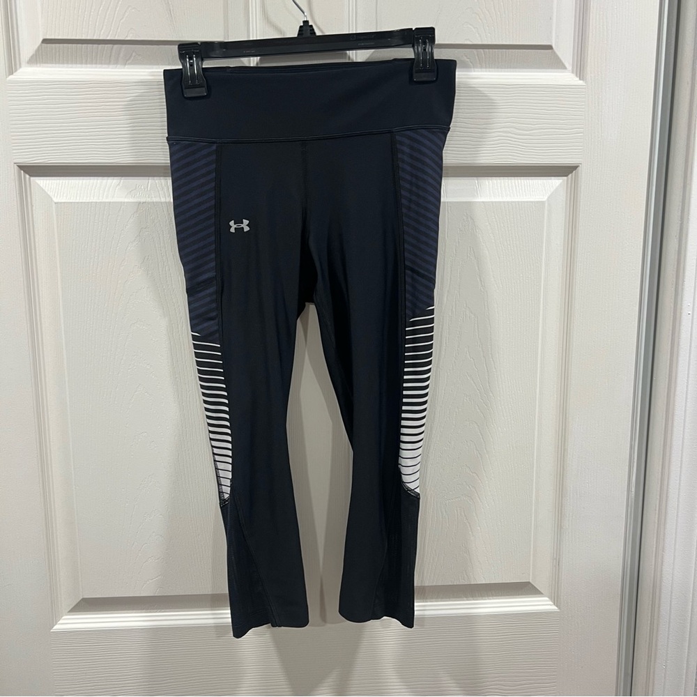 Under Armour Women’s Cropped Workout Leggings Black Striped Side Size Small